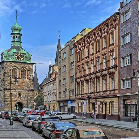 Peter'S Tower Apartments Прага Экстерьер фото