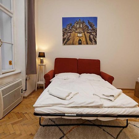 Peter'S Tower Apartments Прага Экстерьер фото