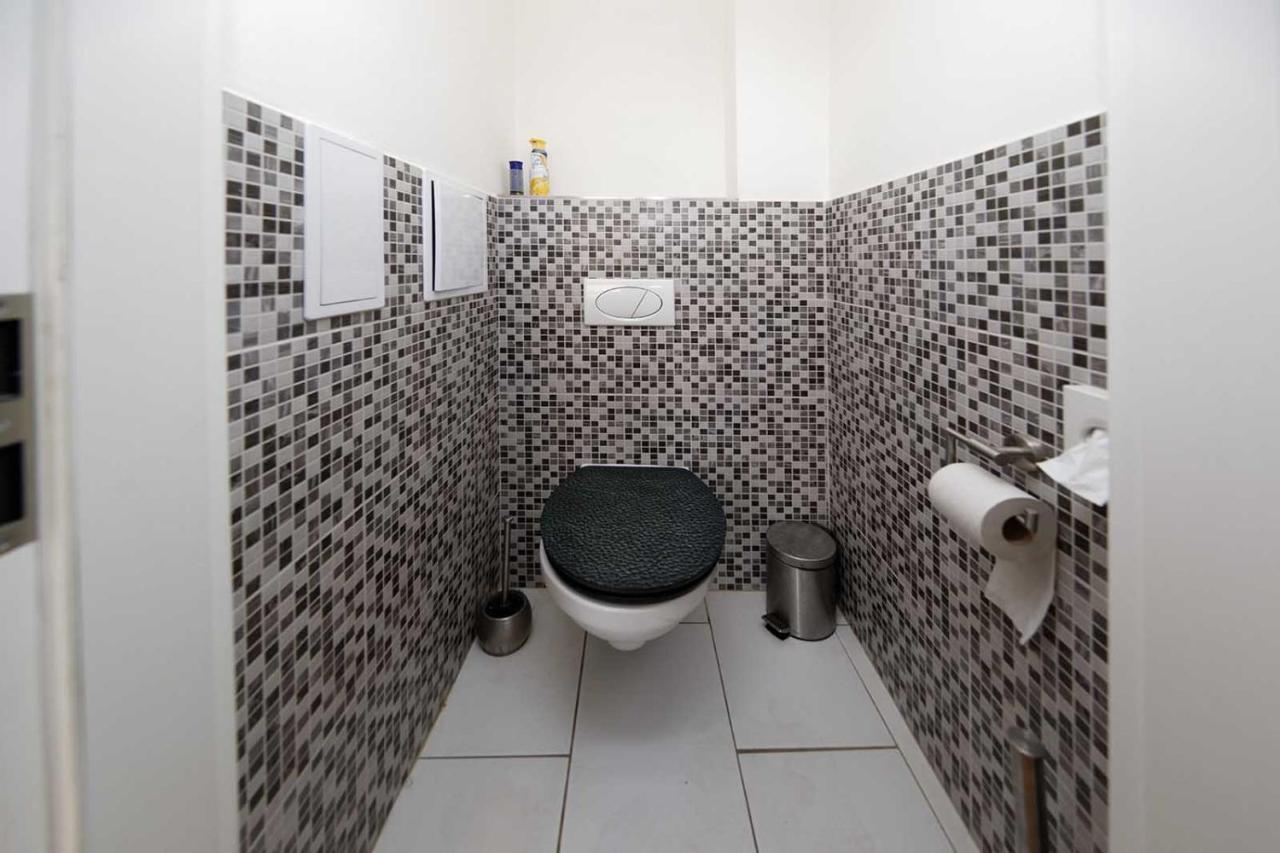 Peter'S Tower Apartments Прага Экстерьер фото