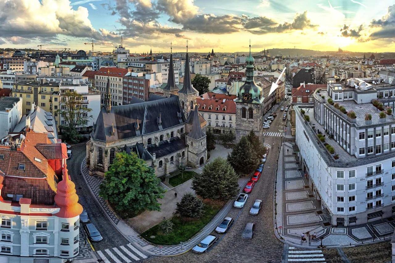 Peter'S Tower Apartments Прага Экстерьер фото