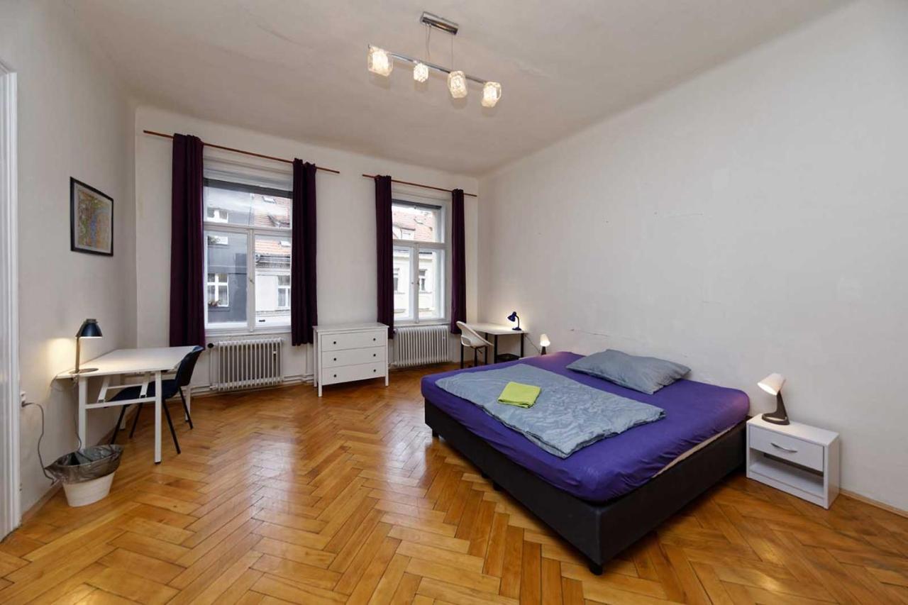 Peter'S Tower Apartments Прага Экстерьер фото