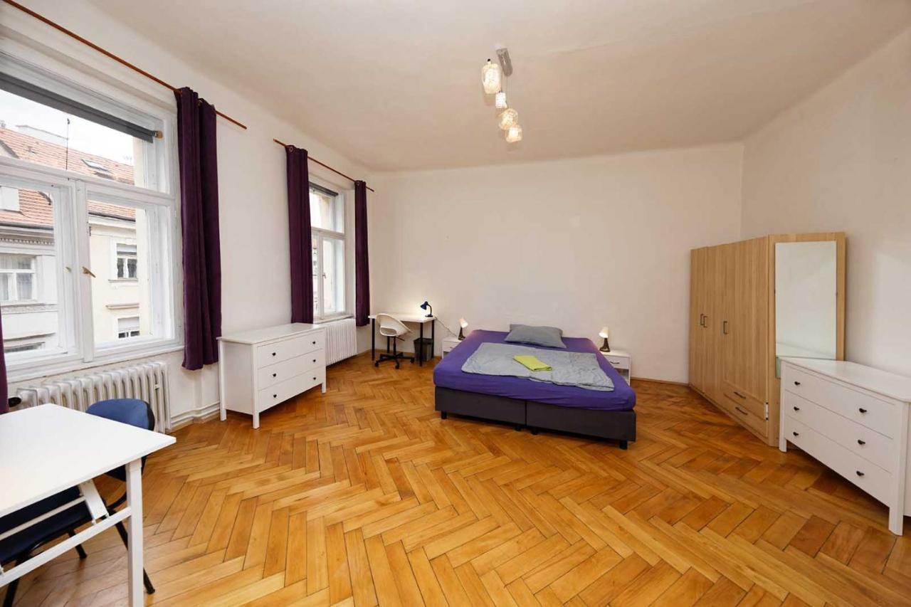 Peter'S Tower Apartments Прага Экстерьер фото