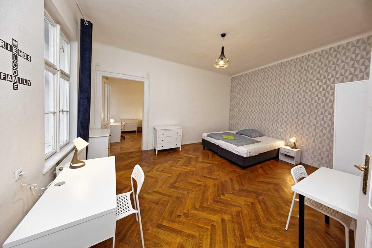 Peter'S Tower Apartments Прага Экстерьер фото