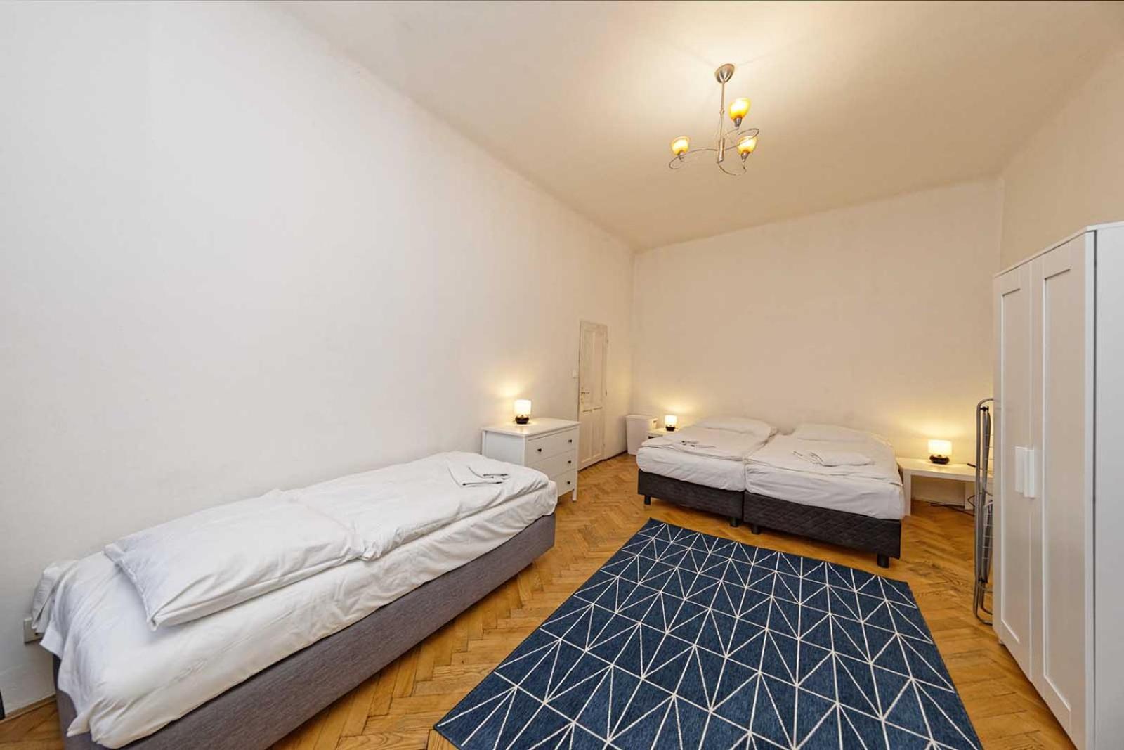 Peter'S Tower Apartments Прага Экстерьер фото